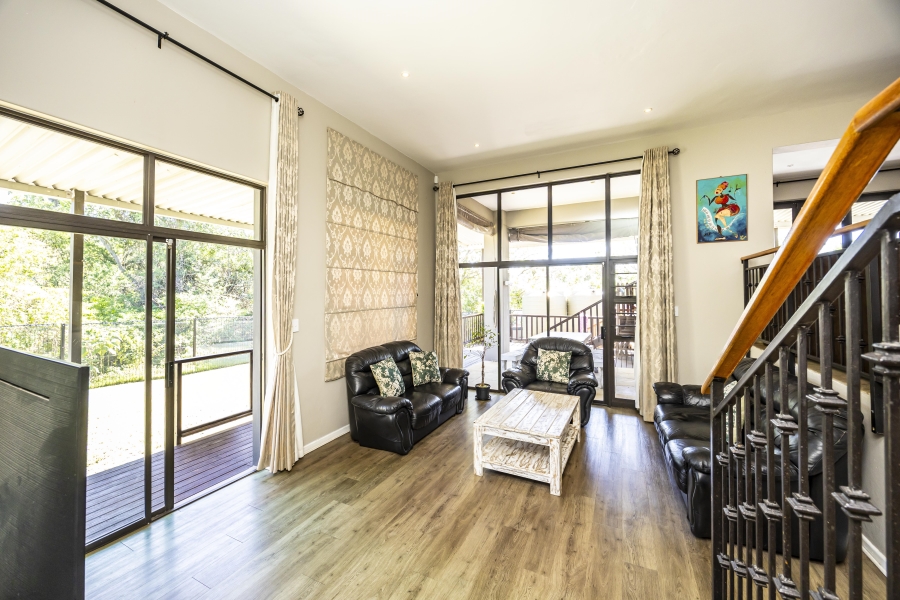 5 Bedroom Property for Sale in Beacon Bay Eastern Cape